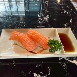 ซูชิแซลม่อน 2 ชิ้น