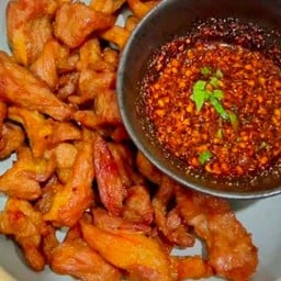หมูทอดน้ำจิ้มแจ่ว (กับ)