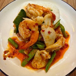 ข้าวผัดพริกแกงทะเล