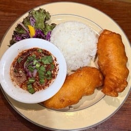 ข้าวยำไก่ chicken spicy salad with rice