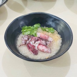 ข้าวต้มปลาหมึกไข่