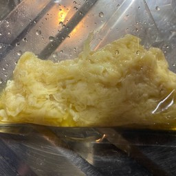 ไข่ขาวต้มในน้ำเชื่อม