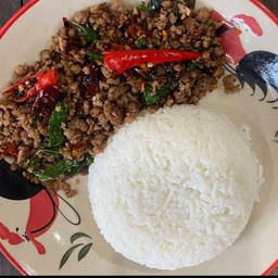 อิ่มจนจุก กระเพราเนื้อสับ