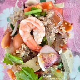 น้ำผึ้งตำยำแซ่บจี๊ดจ๊าด กรอกยายชา