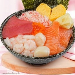 ข้าวหน้าทะเลรวมพรีเมี่ยม