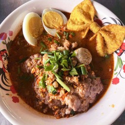 ก๋วยเตี๋ยวต้มยำหมูเด้ง