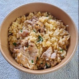 ข้าวผัดหมูชิ้น (ใส่ต้นหอม)