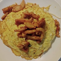 ผัดไทห่อไข่ไก่