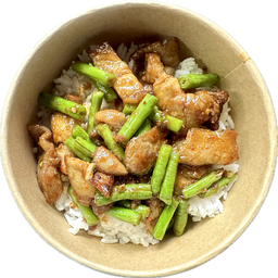 ผัดพริกแกงราดข้าว