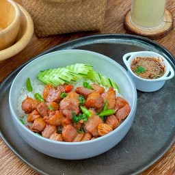 ข้าวสามชั้นทอดน้ำปลา