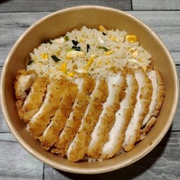 ข้าวผัดไข่-ไก่ทอด(อกไก่)