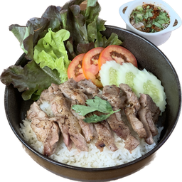 ข้าวหมูย่างจิ้มแจ่ว