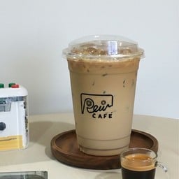 Rew Café Cassette Tape & Coffee Shop แยกวังหิน