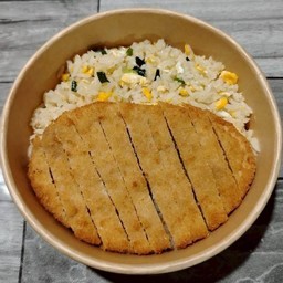 ข้าวผัดไข่-ไก่ทอด (ไก่ปรุงรส)