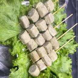 ลูกชิ้ทอด นาย น. ถ.กุดั่น