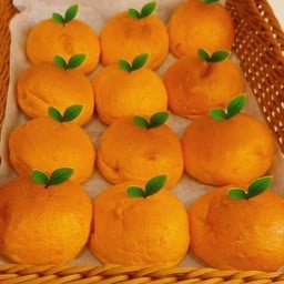 ขนมปังส้มไข่เค็มลาวา