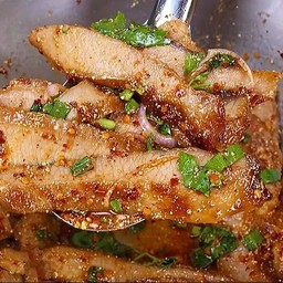 น้ำตกคอหมูย่าง