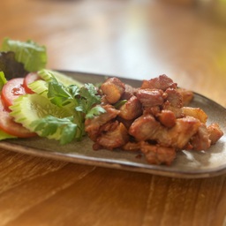 สามชั้นทอดน้ำปลา (กับข้าว)