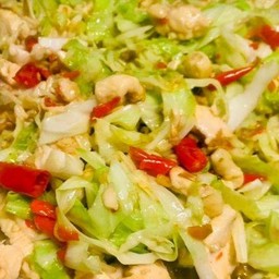 กะหล่ำปลีผัดอกไก่ ราดข้าว @