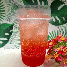 สตอเบอรี่โซดา