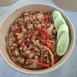 ผัดพริกเผาหมูสับ ราดข้าว