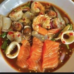 ร้านยำแอบแซ่บbyเจ้ดำ-ตลาดนัดประดู่สาย1