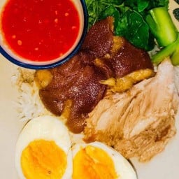 ร้านข้าวขาหมูป้าหน่อ(ก๋วยเตี๋ยวไม่มีแล้วนะค่ะ)