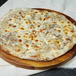 พิซซ่าทรัฟเฟิลและเห็ด