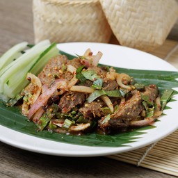 น้ำตกคอหมูย่าง