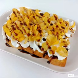 ขนมปังวิปครีมคอนเฟลก