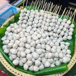 ลูกชิ้นหมูปั้นสด ตลาดต้นไทร แบริ่ง