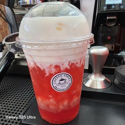 โฟมชีสไอส์สตอเบอรรี่(มีเนื้อสตอเบอรรี่)