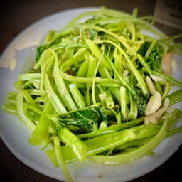 ผัดผักบุ้ง