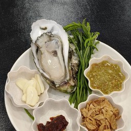 หอยนางรม ตัว พร้อมเครื่อง