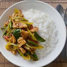 ผัดพริกแกงไก่