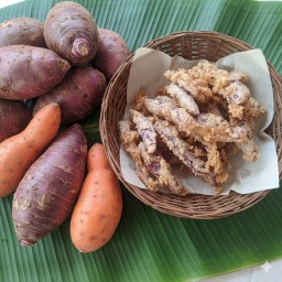 น้องเก้ากล้วยทอด banana fried 97/12 หมู่บ้านไม้งาม ถนนแสนสุข ข้างร้านพรพิมลอาหารตามสั่ง