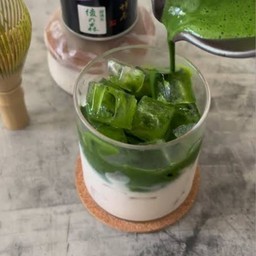 มีแมว มีมัทฉะ