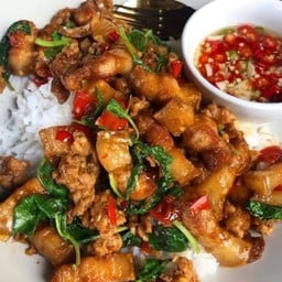 เจี๊ยบ ข้าวไข่เจียว - ตลาดหลังวัดใหญ่