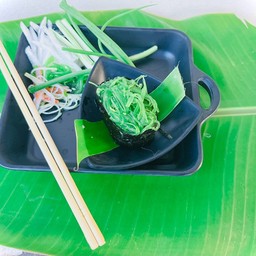 ซูชิ หน้าสลัดสาหร่าย