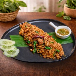 กะเพรามาม่า ( Mama Pad Kaprao )