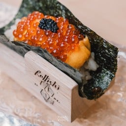 เรียกได้ว่าทางร้านคัดสรรวัตถุดิบคุณภาพดี อย่างเมนู​ Uni + Ikura Roll