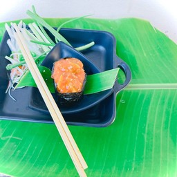 ซูชิ หน้ายำหอยลายกิมจิ