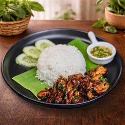 ข้าวกะเพราไก่ย่าง ( Grilled Chicken Holy Basil on Rice )