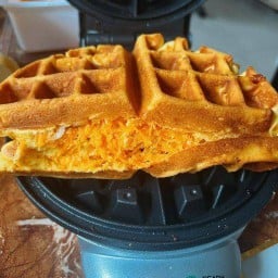 ร้านขนมปังนึ่งรถเข็น