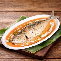 ฉู่ฉี่ปลาทู ( Mackerel in Dried Red Curry )