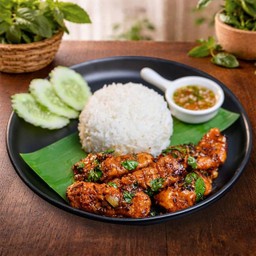 ข้าวกะเพราปลาดอลลี่ ( Pangasius Dory Holy Basil on Rice )