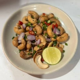 ยำเม็ดมะม่วงหิมพานต์