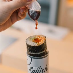 Pop Stick Roll เรียกได้ว่าเป็นเมนูสุดสร้างสรรค์ ถือง่าย กินง่าย เอาใจคนทุกวัย  