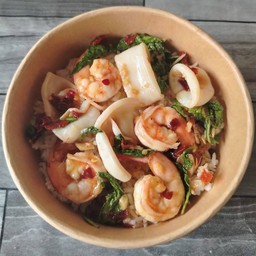 ข้าวกะเพรา กุ้ง-หมึก