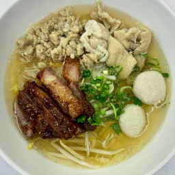 ก๋วยเตี๋ยวหมูย่าง